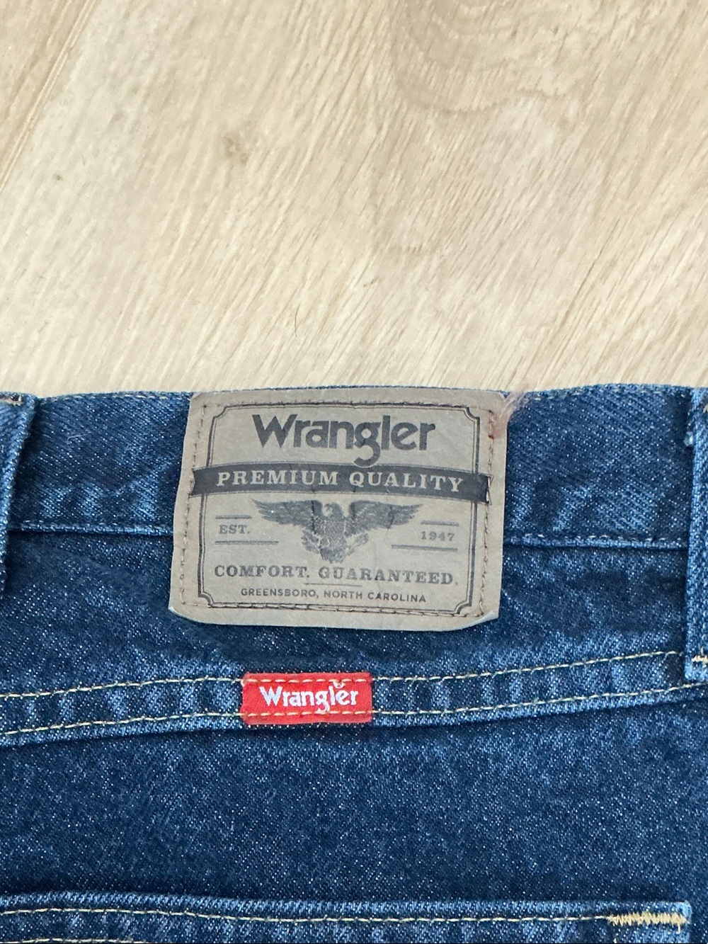 Wrangler Straight Leg Dark Blue Jeans - Picture 3 of 4
